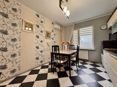 Здам довгостроково 3-к квартиру Київ, Дарницький, Миколи Бажана просп., 36