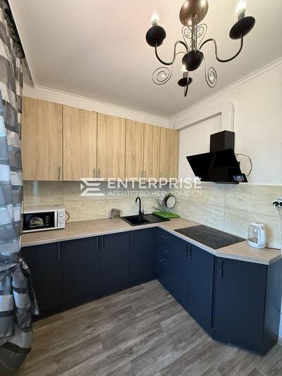 Продаж однокімнатна з ремонтом, метро Позняки, Срібнокільська