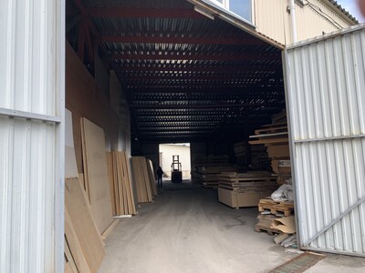 Здається в оренду просторе складське приміщення загальною площею 1017 кв.м у місті Київ.