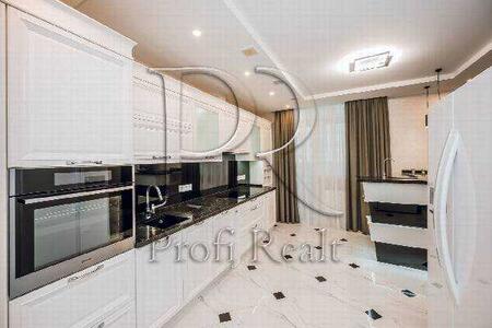 Продам 3-к квартиру Київ, Дніпровський, Воскресенська вул., 16Б