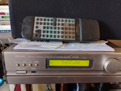 Предусилитель-тюнер Denon UTP-250