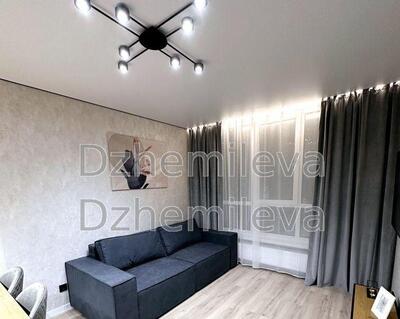 ЖК Варшавський 2 продам простора однокімнатна квартира 47м2