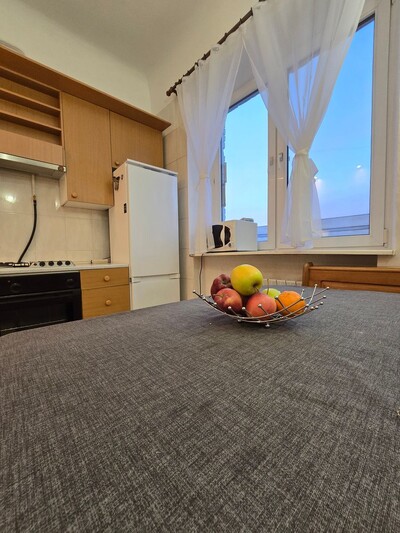 Двокімнатна квартира біля метро Печерська без комісії.