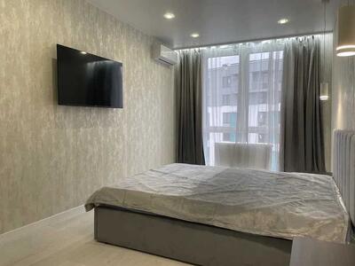 Здам довгостроково 1-к квартиру Бучанський, Петропавлівська Борщагівка, Оксамитова, 9А