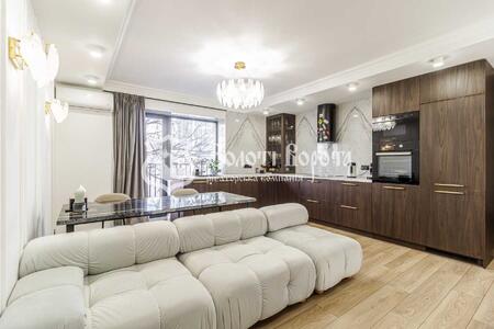 Продам 3-к квартиру Київ, Печерський, Велика Васильківська вул., 131