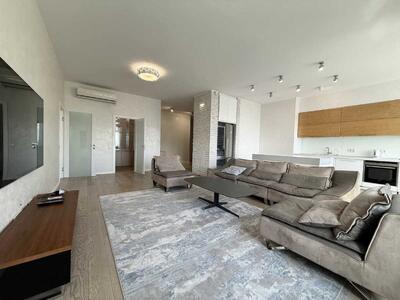 Здам довгостроково 4-к квартиру Київ, Печерський, Андрія Верхогляда вул., 9