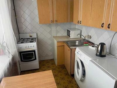 Здам довгостроково 2-к квартиру Київ, Печерський, Правобережна вул., 3