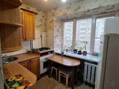 Продам 3-к квартиру Київ, Печерський, Лаврська вул., 4а