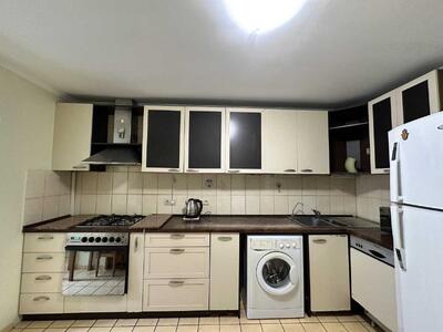 Здам довгостроково 3-к квартиру Київ, Голосіївський, Михайла Ломоносова вул., 34/1А