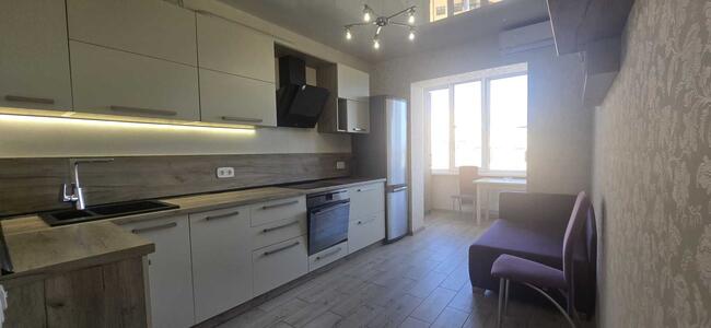 Продам 2-к квартиру Бучанський, Петропавлівська Борщагівка, Соборна, 10г