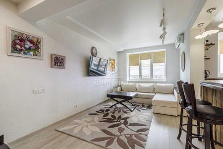 Продам 4-к квартиру Бучанський, Софіївська Борщагівка, Південна вул., 7