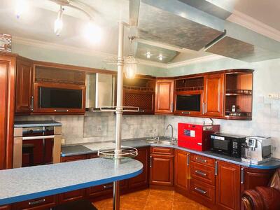 Сдам долгосрочно 3-к квартиру Киев, Шевченковский, Борщаговская ул., 143Б