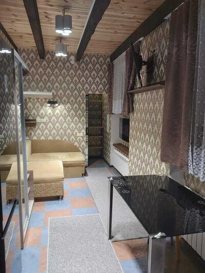 Здам довгостроково 4-к квартиру Київ, Голосіївський, Листопадна вул., 2