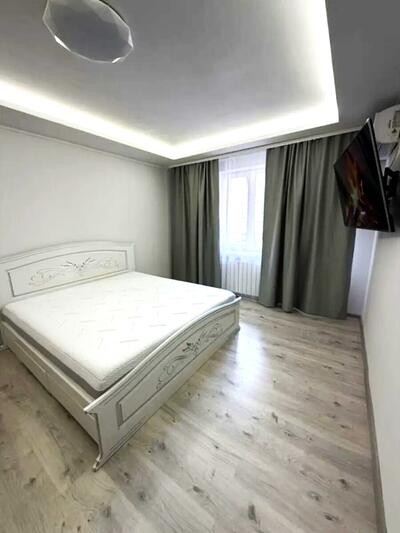 Продається трикімнатна квартира. Дніпровський район, вулиця Хорольська, 8/4