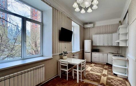 Продам 3-к квартиру Київ, Печерський, Саксаганського вул., 41В