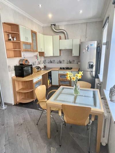 Здам довгостроково 1-к квартиру Київ, Подільський, Нижній Вал вул., 33