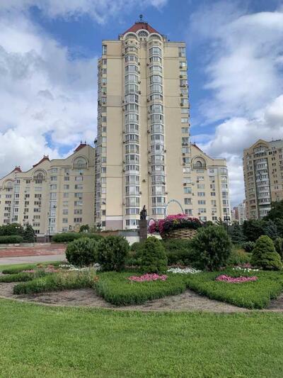 Здам довгостроково 3-к квартиру Київ, Оболонський, Героїв Сталінграду просп., 24