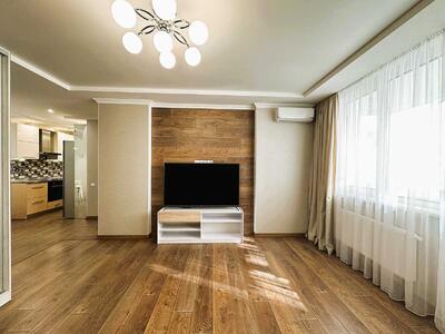 Продам 2-к квартиру Київ, Голосіївський, Михайла Ломоносова вул., 48