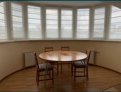 Продам 3-к квартиру Київ, Голосіївський, Саперно-Слобідська вул., 10