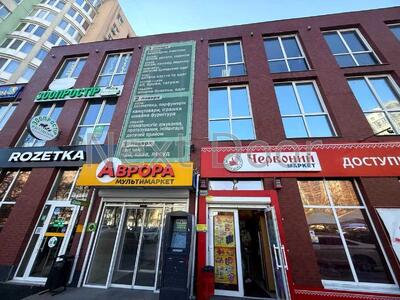 Продам торгову площу Вишгородський, Вишгород, проспект Шевченка, 2-Г