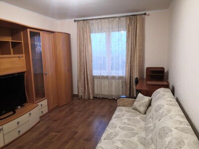 Пропоную в оренду 1-к. 50м2  від  Власника 15 хв. від метро Червоний хутір .Терміново!