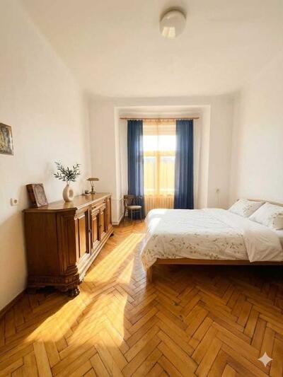 Продам 2-к квартиру Київ, Дніпровський, Верховної Ради бульв., 13