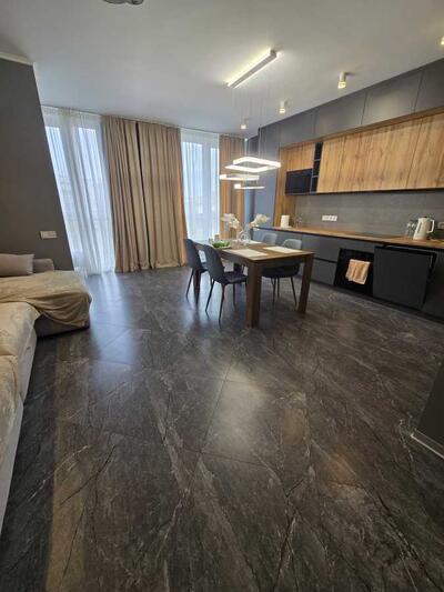 Здам довгостроково 3-к квартиру Київ, Шевченківський, Шолуденка вул., 30