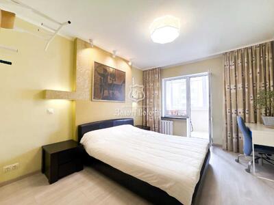 Продам 3-к квартиру Київ, Дарницький, Михайла Драгоманова вул., 1Г