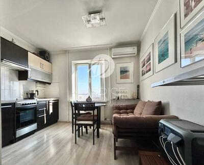 Продам 1-к квартиру Київ, Оболонський, Йорданська вул., 11Д