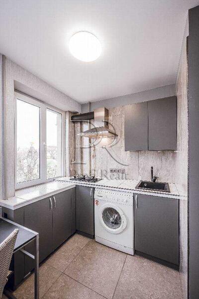 Продам 1-к квартиру Київ, Печерський, Рибальська вул., 3