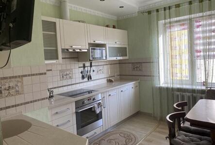 Затишна 2к квартира (67 м ) для родини   вул. Олени Пчілки, 4