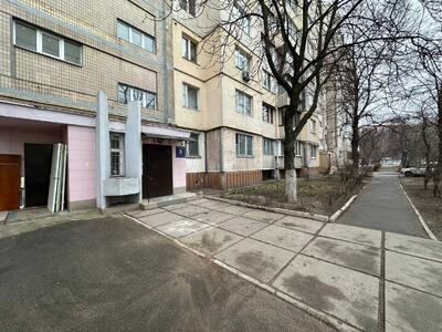 Продам 3-к квартиру Київ, Святошинський, Академіка Корольова просп., 4