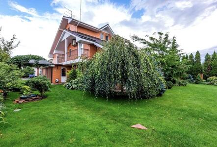 Продам 6-к будинок Київ, Дарницький, Святищенська вул.
