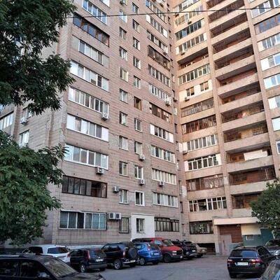 Продається двокімнатна квартира. Дніпровський район, вулиця Сосницька, 10