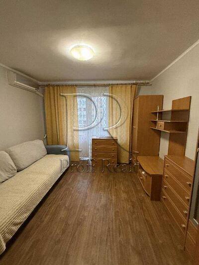 Продам 1-к квартиру Київ, Деснянський, Милославська вул., 17А