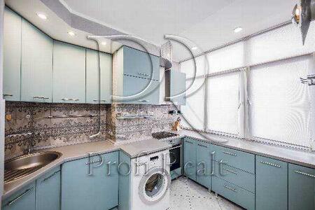 Продам 3-к квартиру Київ, Голосіївський, Ломоносова вулиця, 60А