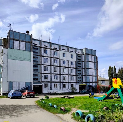 Продається 4-к квартира 92м2 в центрі смт Гребінки.