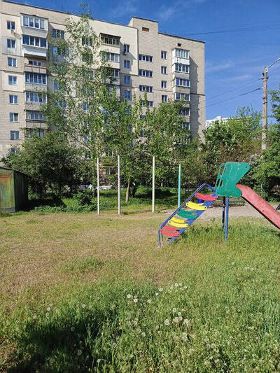 Продается 2-комн. раздельная квартира по улице Хорольской 10