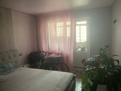 Продам 3-к квартиру Київ, Дарницький, Олени Пчілки вул., 2б