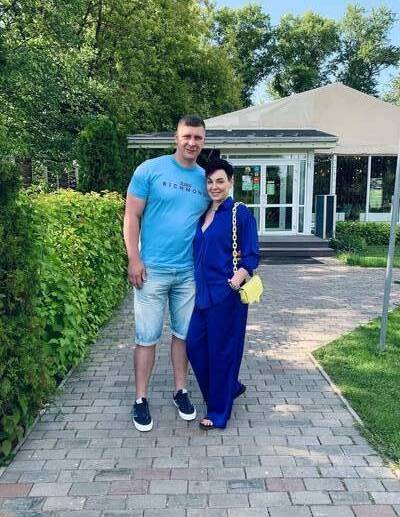 Пара ищет уверенного в себе мужчину для встреч