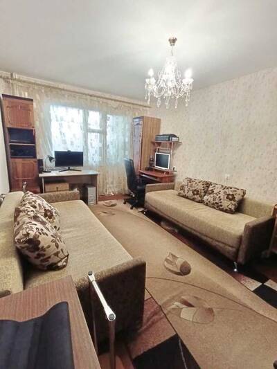 Продам 3-к квартиру Броварський, Бровари, Чорних Запорожців, 68