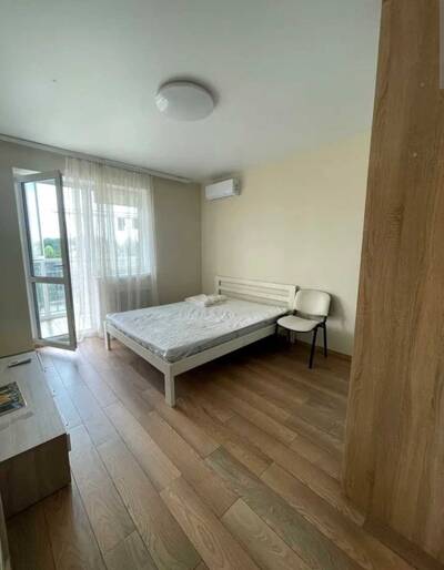 Продам 1-к квартиру Киев, Голосеевский, Метрологическая ул., 58