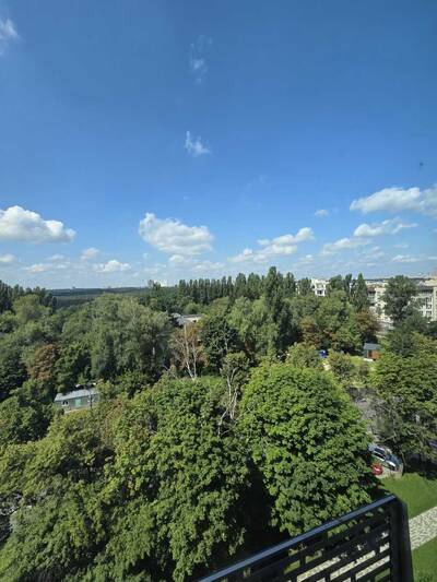 Продам 1-к квартиру Киев, Голосеевский, Метрологическая ул., 107
