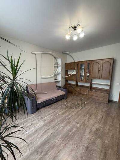 Продам 2-к квартиру Броварський, Бровари, Чорних Запорожців вулиця, 57
