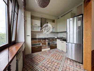 Продам 3-к квартиру Киев, Печерский, Ивана Мазепы ул., 4