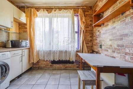 Продам 3-к квартиру Київ, Святошинський, Академіка Корольова просп., 12г