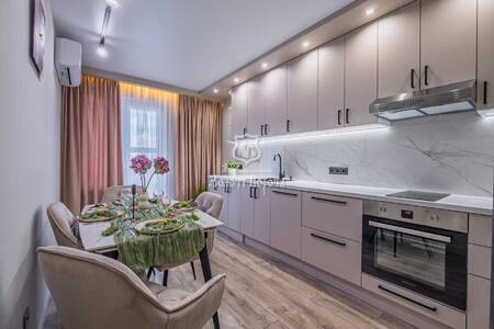 Продам 1-к квартиру Фастівський, Чабани, Одеське шосе, 18