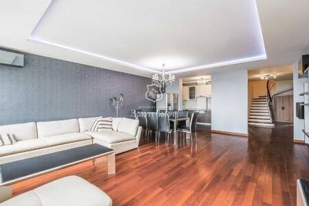 Продам 4-к квартиру Київ, Солом`янський, Кадетський Гай вул., 6