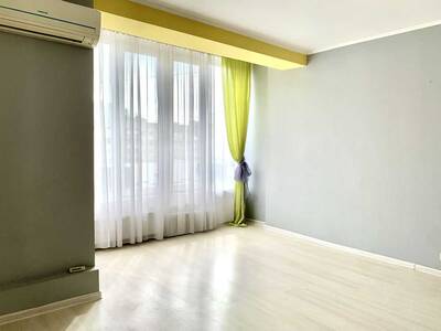Продам 1-к квартиру Київ, Дарницький, Вереснева вул., 12а