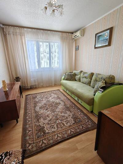 метро Харьківська, Позняки, Дарниця,Бориспільська 3-х.кім окрема квартира